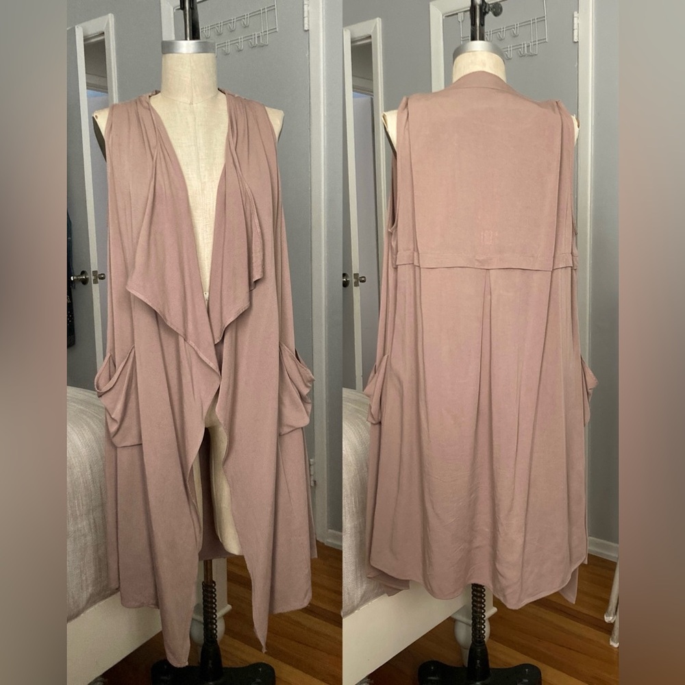 Womens sleeveless duster vest in taupe color, size S